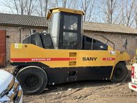 Compacteur routier d'occasion 30 tonnes Sany SPR300C-8 à pneus pneumatiques, entraînement hydraulique complet, pneus en caoutchouc 200-540 KPa, compacteur de sol