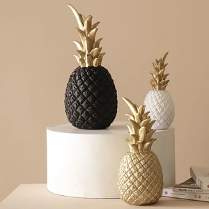 Home Decor European Style Home Decoration Accessories Artificial Fruit Crafts Resin Gold Pineapple Figurine Resin Crafts