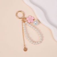 Gantungan Kunci Gelang Mutiara Modis dengan Pesona Bunga Enamel, Manik Kristal, Cincin Kunci Emas untuk Aksesori Tas Tangan Wanita.