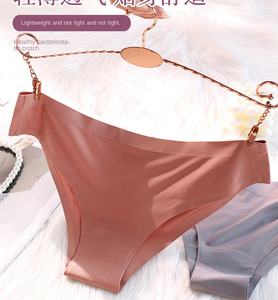 Braguitas de seda helada al por mayor para mujer, ultrafinas, brillantes, suaves y cómodas, ropa interior femenina, lencería sexy - Product Image 3