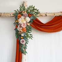 Arche de mariage vintage élégante et luxueuse, drapé en tissu de soie et mousseline, toile de fond en fleurs artificielles, décorations pour mariage et remise de diplômes
