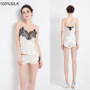 女性と女性のセクシーな100% シルクパジャマ2ピースシルクPjsネグリップキャミソールトップとショーツ - Product Image 1