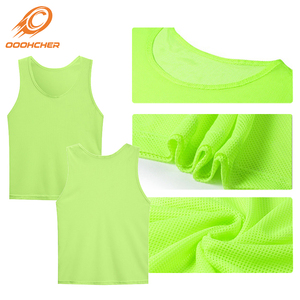 Maillots de football personnalisés 2026 en maille large avec numéros imprimés, gilets d'entraînement pour le basketball et le football, idéaux pour le team building, unisexes pour enfants, hommes et femmes - Product Image 3