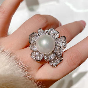 Anello di perle T0572 con design floreale in diamanti naturali per donna, gioiello da festa - Product Image 1