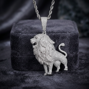 Pendentif Lion en Argent 925 avec Moissanite, Micro-Pavé, Charme Animalier de Luxe pour Homme, Bijou Tendance à Porter au Quotidien - Product Image 1