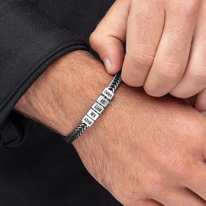 <span class=keywords><strong>OYA</strong></span> Nuovo Bracciale alla Moda con Nome Personalizzato Inciso, Gioiello da Polso per Uomo in Acciaio Inossidabile Placcato Oro 18K, Bracciale Retrò con Catena a Coda di Volpe - Product Image 2