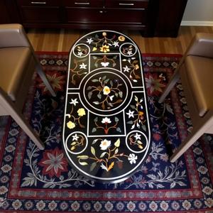 Table à manger ovale en marbre italien Pietra Dura, style antique, pierre noire incrustée, art, meubles de grande propriété, décoration intérieure - Product Image 3