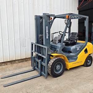 최저가 100% 일본 정품 중고 코마츠 2.5톤 디젤 지게차, 우수한 성능과 좋은 작업 성능을 가진 중고 코마츠 지게차 - Product Image 4