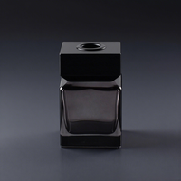 Fournisseur 50ml Parfum carré clair noir 100ml Flacon diffuseur de roseaux en verre pour la décoration intérieure Huile d'aromathérapie Bouchon en bois