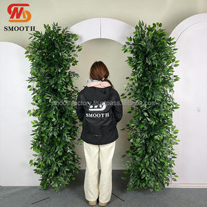 Chemin de table en feuillage naturel fait main LEDA, feuilles vertes artificielles lisses pour la décoration de mariage en plein air - Product Image 3