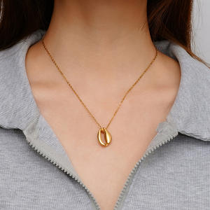 18K PVD مطلية بالذهب من الفولاذ المقاوم للصدأ قلائد مطلية بالقلب والقشرة والشمس قلادة. مقاومة للبهتان ، مقاومة للماء ولا تسبب الحساسية. - Product Image 3