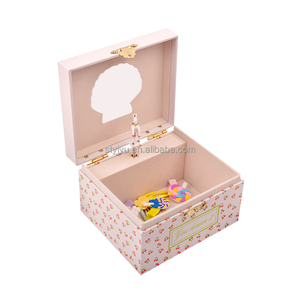 YIYU OEM ODM Caja de Joyería Musical Infantil de Papel Ecológico con Espejo Giratorio de Unicornio y Estampado de Cerezas, Regalo de Cumpleaños Cuadrado para Niñas - Product Image 2