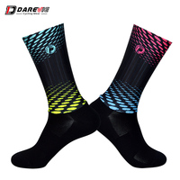 Chaussettes de sport pour homme Darevie, impression par sublimation, respirantes, pour le cyclisme