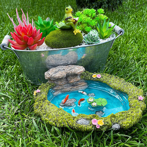 Kit Miniatura in Resina per Giardino Fatato con Laghetto e Statuette di Rane, Accessori da Giardino - Product Image 3