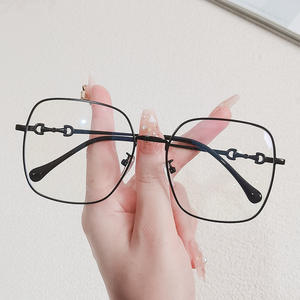 Lunettes anti-lumière bleue Yc5029 C1 carrées en métal, verres plats, lunettes de soleil tendance unisexe, monture moyenne, adaptées aux visages ovales - Product Image 2