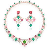 Nouvel ensemble de bijoux pour femme 2025 : Collier et boucles d'oreilles Feuille d'érable en laiton plaqué or avec zircon coloré – Accessoires de mariage