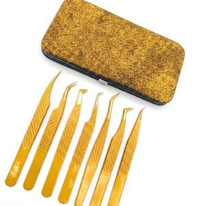 TEEJAY Estuche Magnético de Acero Inoxidable Color Dorado de Alta Calidad y Durabilidad para Pinzas de Cejas, Organizador de Pinzas para Pestañas 48617 - Product Image 1