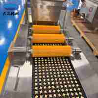 Machine automatique horizontale haute performance pour la fabrication de biscuits sandwich bicolores, machine à sandwichs aux crèmes pour biscuits