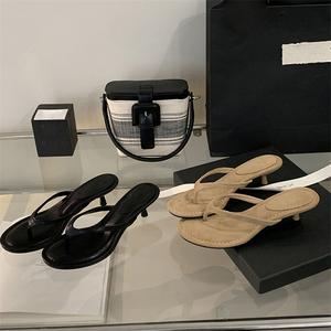 Chanclas de playa informales de moda de verano 2025 para mujer, transpirables, suaves y cómodas con dedos expuestos, nuevo diseño de plataforma de estilo - Product Image 5