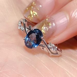 خاتم فضة عيار 925 عالي الجودة مع حجر التوباز الطبيعي - مجوهرات نسائية قابلة للتخصيص للذكرى السنوية، سعر منخفض مباشرة من المصنع - Product Image 4