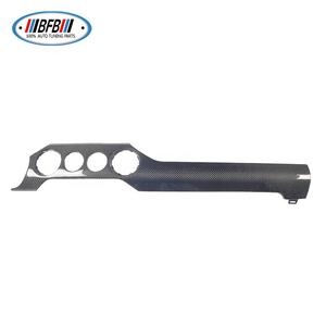 Panneau de tableau de bord de Console centrale en Fiber de carbone 4 trous de remplacement pour Ford Mustang GT modèle accessoires intérieurs de voiture - Product Image 3