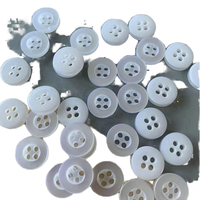 Kancing Resin Putih Ramah Lingkungan Model 42XX Merek L&B Grosir, Kancing Bulat Pipih 4 Lubang, Dapat Diwarnai, Cocok untuk Kaos