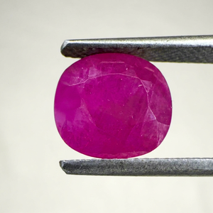 Pierre précieuse naturelle de rubis ovale de 5,20 carats, couleur rose-rouge vif, pour bague de luxe, pendentif et bijoux fins sur mesure - Product Image 1