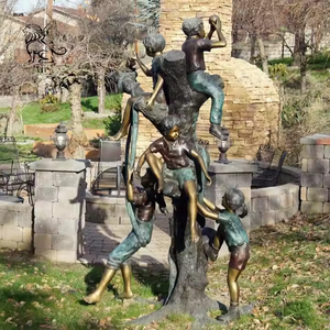 Decoración de jardín al aire libre arte de Metal tamaño real niño niña jugando escultura fundición bronce niños escalada árbol estatuas para Parque - Product Image 1