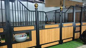 Châu Âu Đúc Sẵn Ngựa Ổn Định Gian Hàng Phía Trước Giá Rẻ Nhúng Nóng Mạ Kẽm Ngựa Chuồng Bán Cho Trang Trại - Product Image 3