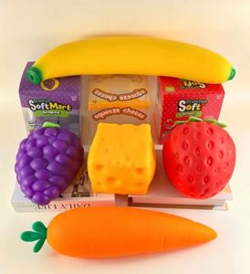 Prix d'usine Sac de décompression souple à pétrir, modèles Ananas, Fraise, Maïs, Carotte, avec fonction musicale, en forme de fruits, vente en gros - Product Image 6