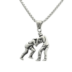 Collier pendentif lutteur en acier titane de style européen et américain, bijoux de mode en acier inoxydable pour hommes avec personnage de dessin animé - Product Image 5