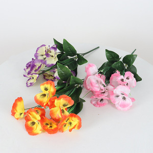 Fleurs artificielles Jessie Pansy 36cm en soie pour la décoration de la maison, du jardin et des mariages - Product Image 1