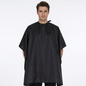 Capa de Barbero Desechable Resistente al Agua para Corte de Cabello en Salón, Hecha de Poliéster - Product Image 5
