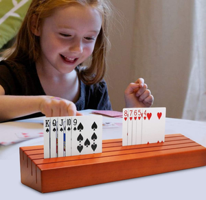 Porta Carte da Gioco in Legno Personalizzato per Bambini, Anziani e Adulti - Versione Estesa con Vassoio Lungo per Canasta e Giochi di Strategia - Product Image 5