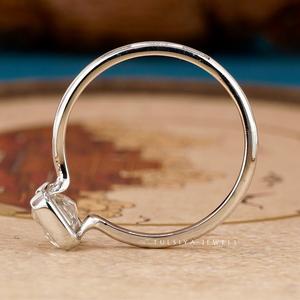 แหวนเพชรเครื่องประดับชั้นดีระดับพรีเมี่ยมมีการตั้งค่ารัศมีและหินประดับแวววาวสำหรับสไตล์ที่โดดเด่น - Product Image 4