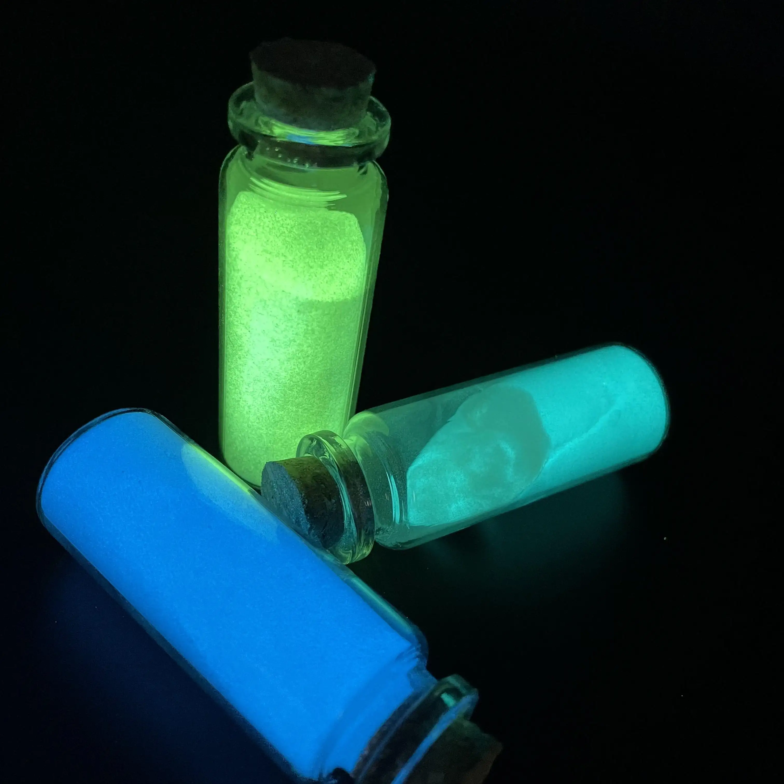 UV発光パウダーColoful Glow In the Dark PigmentサプライヤーGlow In Darkパウダーコーティング