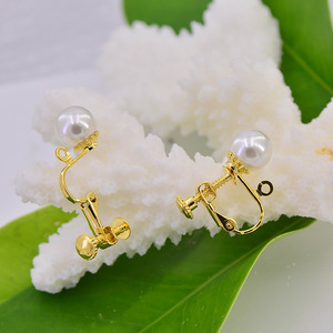 Usine Laiton 18K Plaqué Or Préservation De Couleur Perle Boucles D'oreilles Clip D'<span class=keywords><strong>oreille</strong></span> DIY Convertisseur En Forme De U Réglable Vis Clip Sur Boucles D'oreilles - Product Image 4