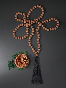 Collier de perles de <span class=keywords><strong>prière</strong></span> fait à la main Perles de bois brun Mala 108 Rudraksha Mala pour la <span class=keywords><strong>méditation</strong></span> - Product Image 2