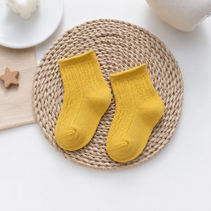 Chaussettes douces de qualité supérieure pour bébés, en coton respirant et extensible, jaunes, taille 1 à 2 ans, confortables, essentielles au quotidien - Product Image 5