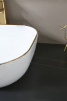 Ensembles de meuble de salle de bain mural en acier inoxydable avec cadre rectangulaire dessus en marbre et évier en céramique illuminé