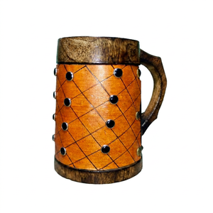 Jarra de madera estilo vikingo con diseño vintage y acabado natural, ideal para bares, restaurantes, cafeterías y clubes, venta al por mayor. - Product Image 1