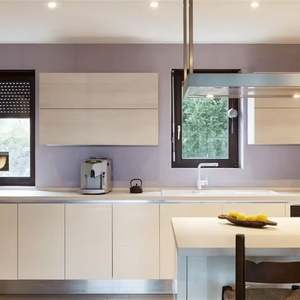 Juego completo de gabinetes de cocina modernos de madera maciza de alta calidad personalizados para un diseño de cocina lujoso - Product Image 1