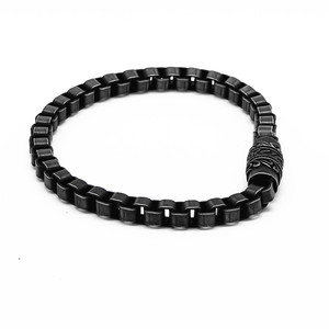 Yunnique Pulsera de cadena de motocicleta de moda, acero de titanio negro, joyería unisex, accesorio de moda - Product Image 5