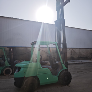 Chariot élévateur d'occasion Mitsubishi Original 3.5t FD30 à 3 montants, importé du Japon, modèle 2023, garantie 1 an, en stock, vente à prix réduit à Hefei - Product Image 2