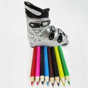 Vente en gros Nouveau <span class=keywords><strong>Pot</strong></span> de stylo en forme de chaussure de ski en résine mignon Porte-<span class=keywords><strong>crayon</strong></span> personnalisé pour bureau <span class=keywords><strong>à</strong></span> domicile Figurine <span class=keywords><strong>3D</strong></span> pour organisateur de bureau - Product Image 5