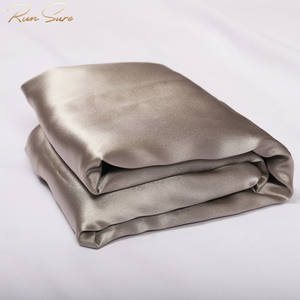 Ensemble <span class=keywords><strong>de</strong></span> literie en soie <span class=keywords><strong>de</strong></span> luxe housse <span class=keywords><strong>de</strong></span> <span class=keywords><strong>couette</strong></span> 100% soie classique couvre-lit matelassé <span class=keywords><strong>reine</strong></span> couvre-lit en soie - Product Image 4