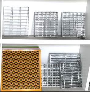 Plaque de <span class=keywords><strong>grille</strong></span> en fer galvanisé à chaud et gouttière de drainage avec couvercle en <span class=keywords><strong>grille</strong></span> d'acier pour passerelle - Product Image 2