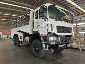 <span class=keywords><strong>2025</strong></span> <span class=keywords><strong>New</strong></span> dongfeng 6x6 off-road xe buýt du lịch 40 chỗ ngồi Euro 5 phát thải 380hp động cơ diesel off-road xe buýt với điều kiện không khí - Product Image 2