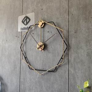 Horloge murale en quartz métallique dorée de luxe, grande taille 60x60cm, vente chaude, design unique, taille personnalisée, décorative, vente directe d'usine, livraison directe - Product Image 3