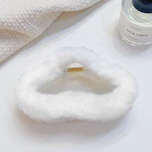Klip cakar rambut ukuran besar Aksesori penjepit rambut berbulu saluran furring hangat awan persegi klip cakar bulu kain flocking mewah - Product Image 6